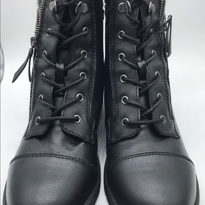Boot with side zipper
